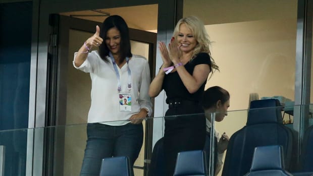 pamela-anderson-france-world-cup.jpg
